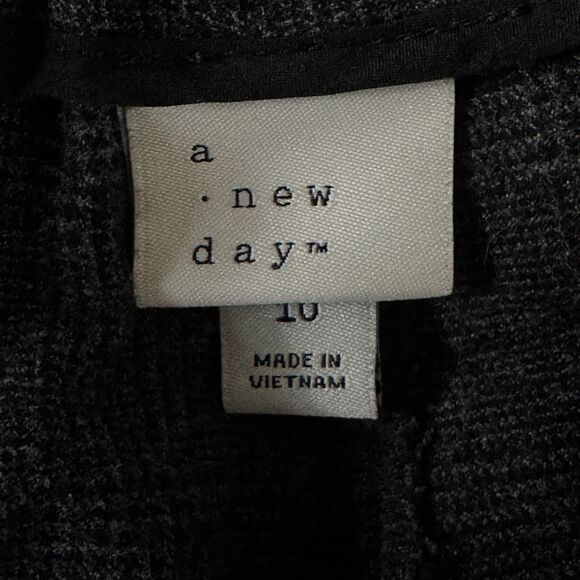 A New Day Plaid Cargo Jogger Pants Women's Size 10 - Picture 3 of 7